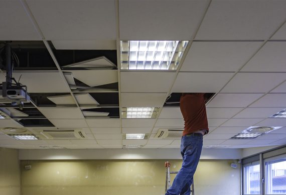 Installing suspended ceiling tiles